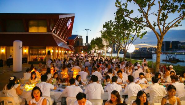 Diner en Blanc 2017 Singapore photo Chab Events Crowd 