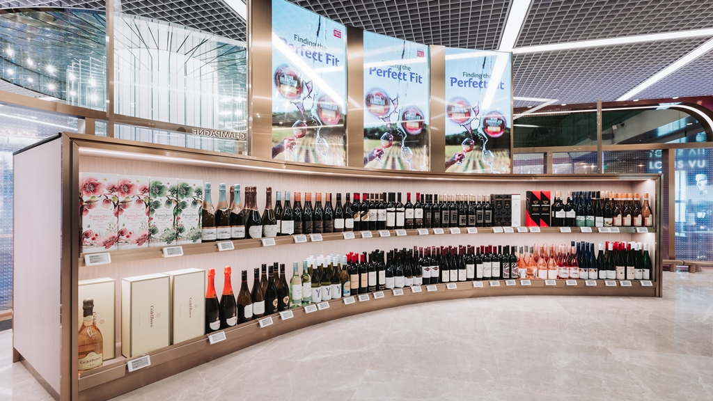 LOTTE DUTY FREE CHANGI AIRPORT T3 Interactive Wine Sommelier 1