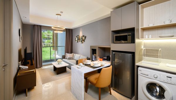 Oakwood Apartments PIK Jakarta - One Bedroom Deluxe Apartment_Living and Dining Area