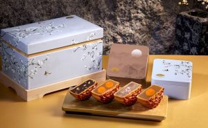 Mandarin Oriental, Singapore_Traditional Mooncakes